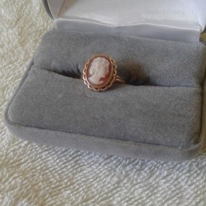 Cameo ring